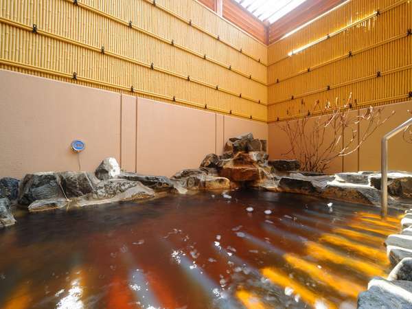 Women's open-air bath photo