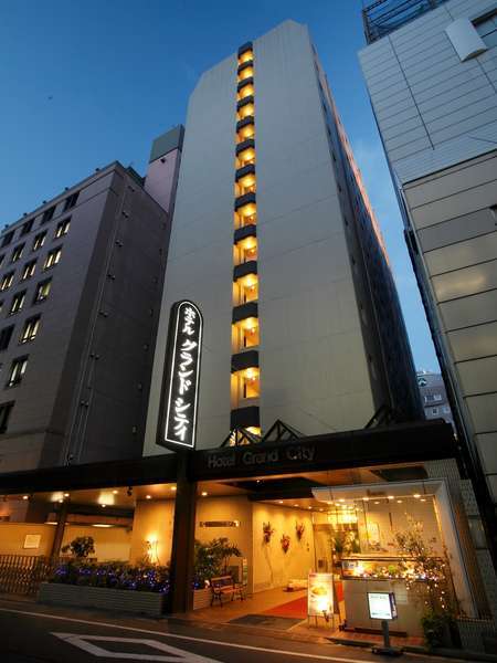 Hotel facade photo